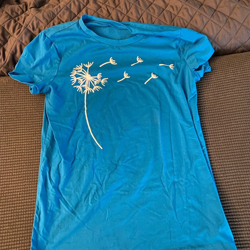 Women’s small tshirt